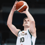 zalgiris-kaunas-resmi-mengumumkan-merekrut-azuolas-tubelis