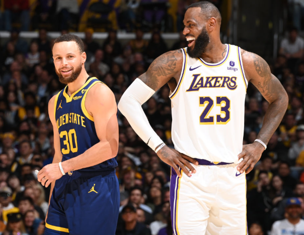 steph-curry-sambut-lebron-di-dunia-olahraga-golf