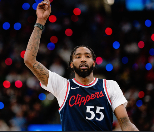 derrick-jones-jr-mengalami-cedera-lutut