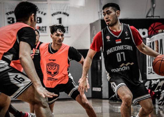 kesalahan-umum-pemula-saat-bermain-basket