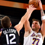 Lakers Menang Tipis Atas Phoenix Suns di NBA Malam Ini
