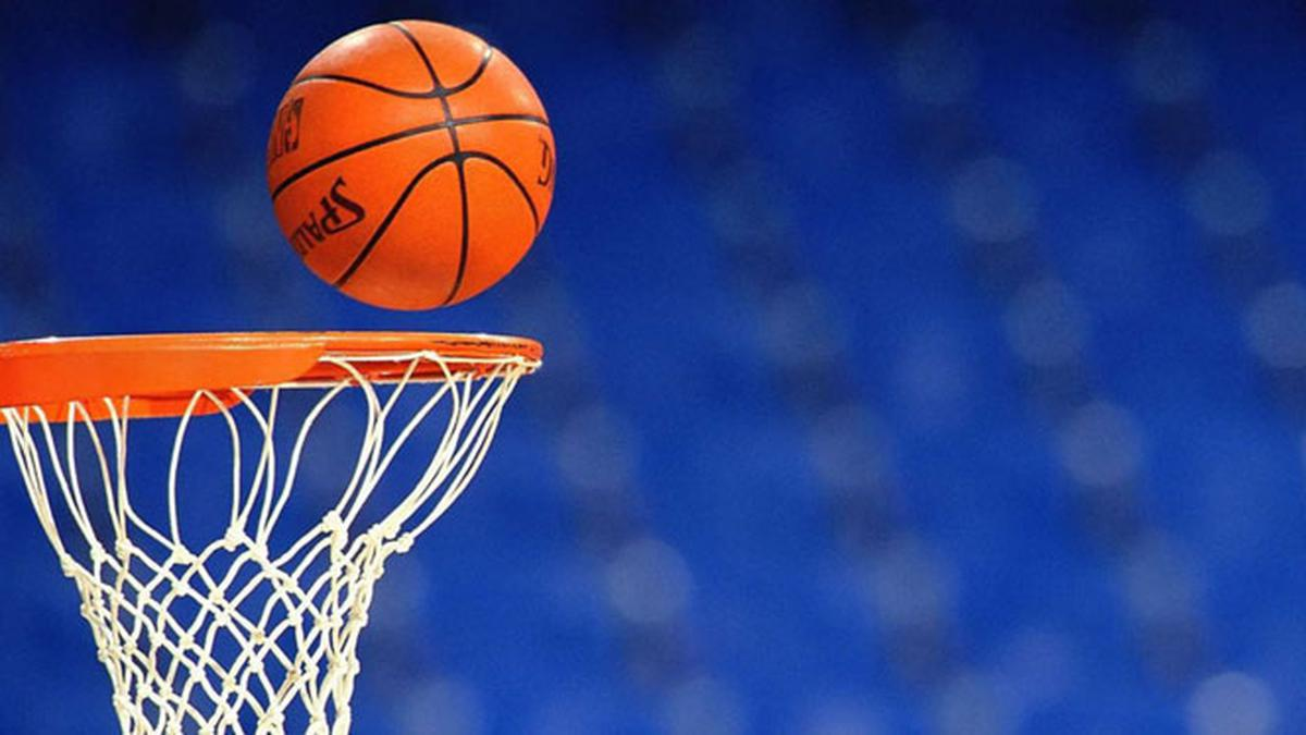 Teknik Rebound Basket Cara Menguasai Bola Muntah Lawan